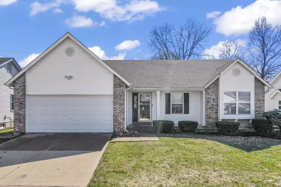 372 Misty Valley DR, St Peters, MO 63376