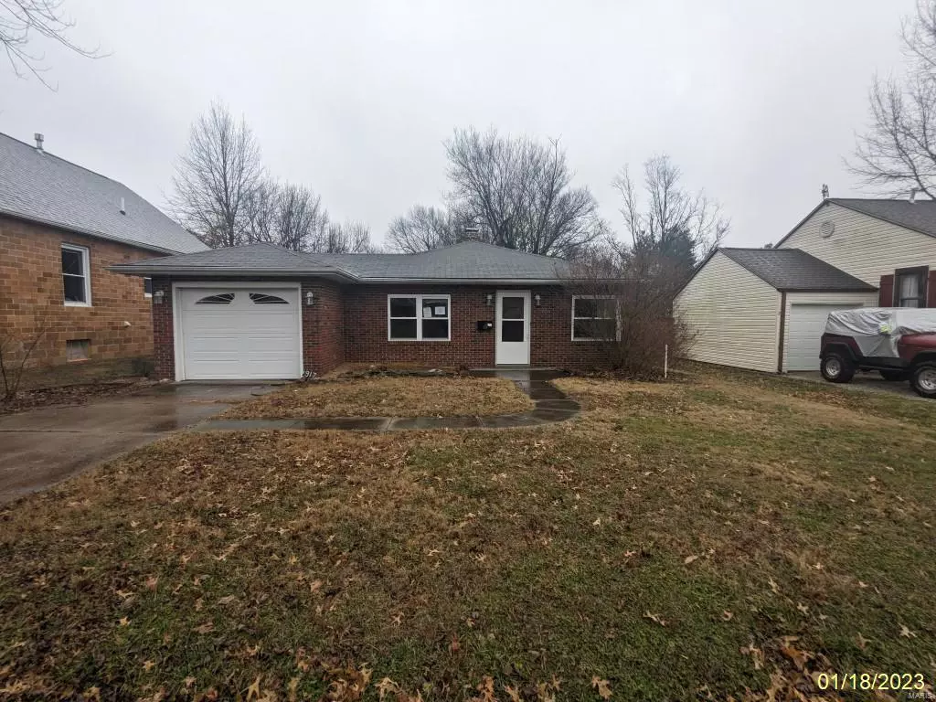 Highland, IL 62249,1917 Olive ST