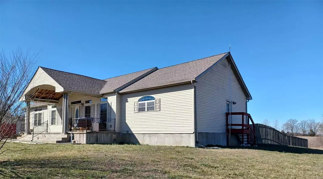 2363 Hwy OO, Farmington, MO 63640