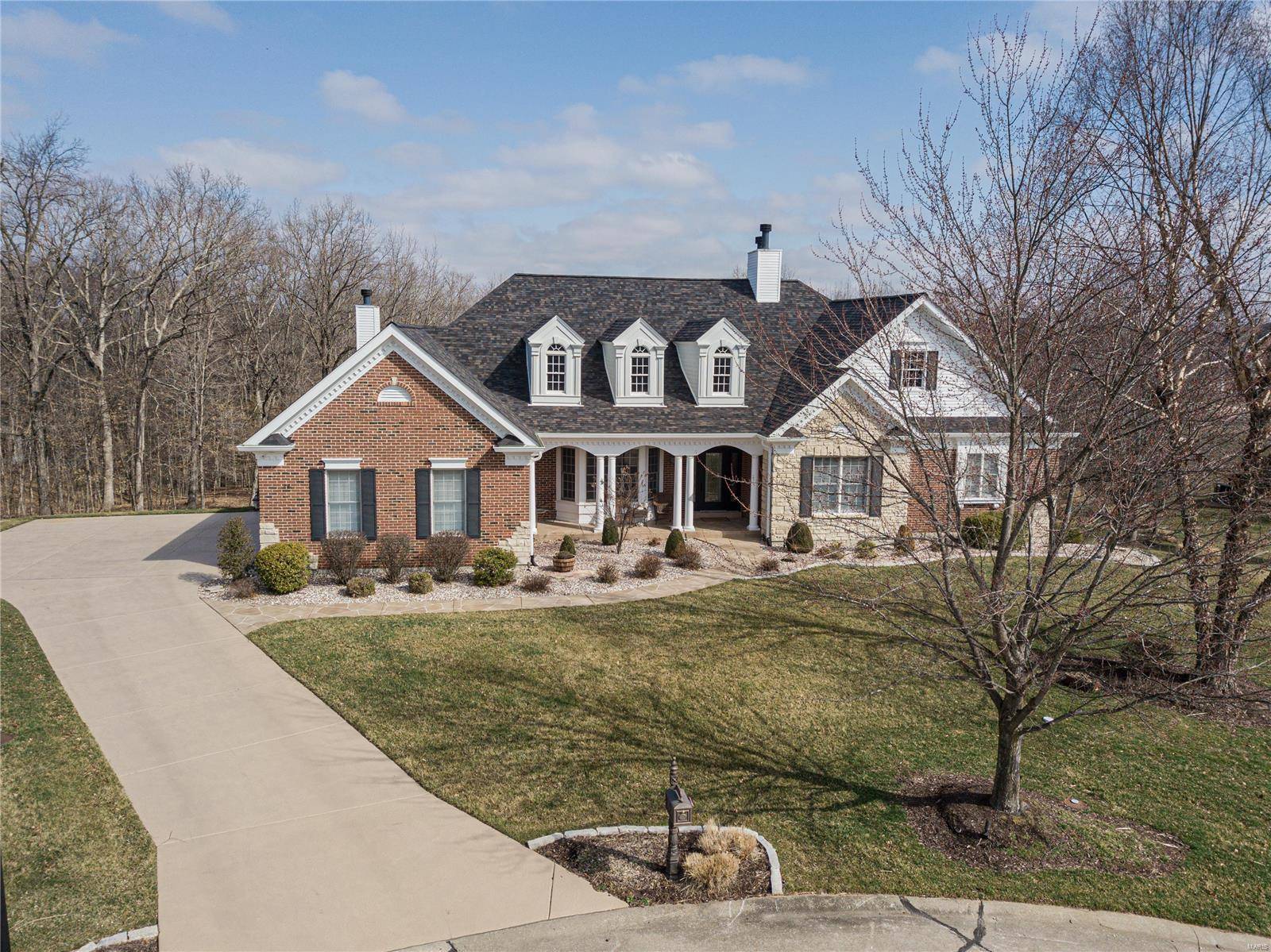 26 Saybridge Manor CT, Lake St Louis, MO 63367