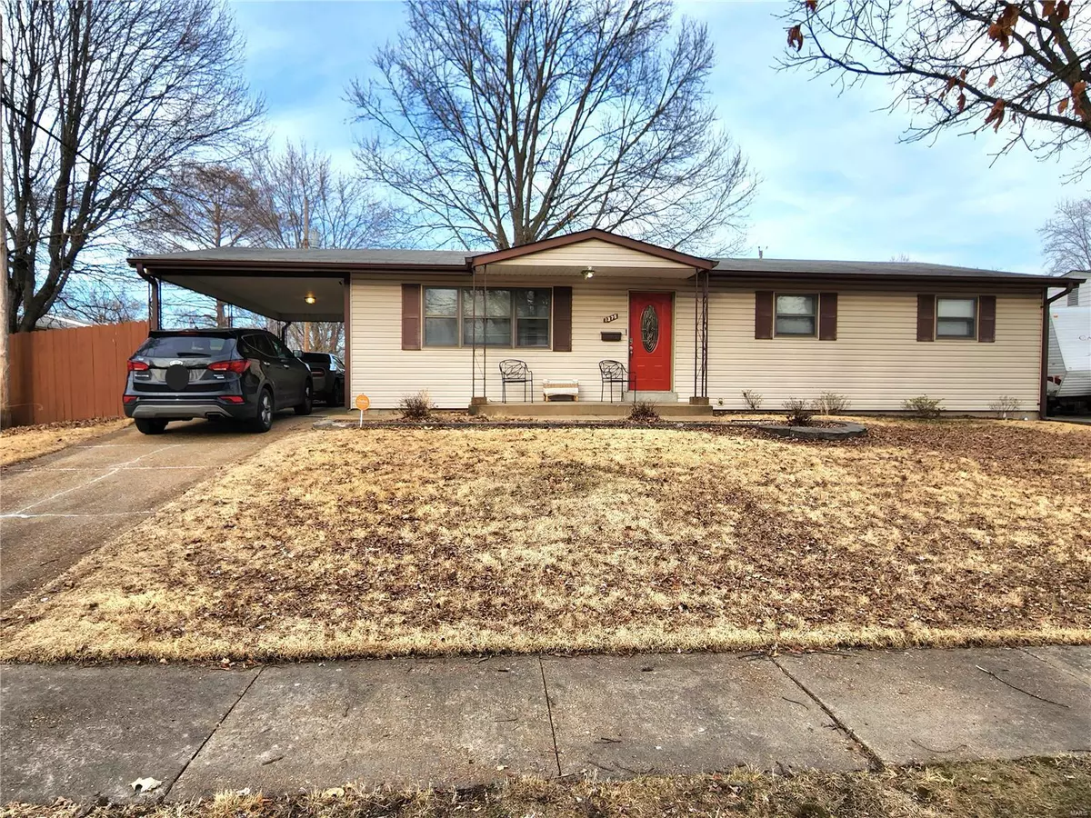 Florissant, MO 63031,1375 Swallow LN