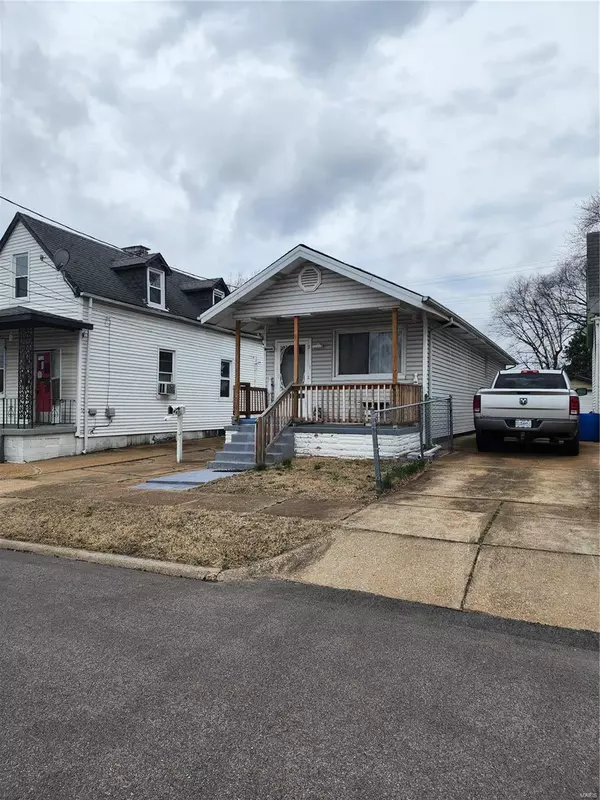 8437 Tennessee AVE,  St Louis,  MO 63125