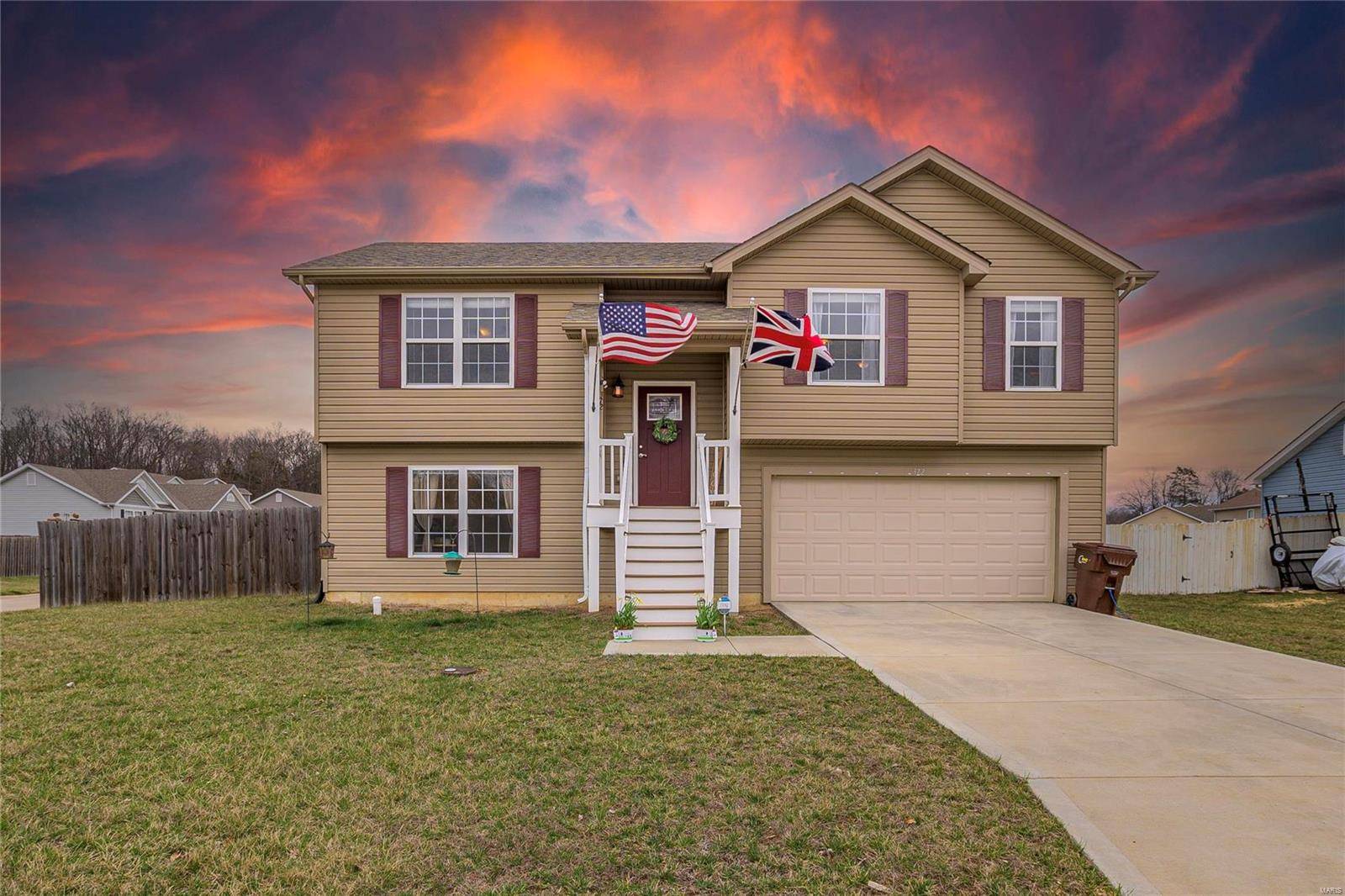372 Spring Valley DR, Winfield, MO 63389