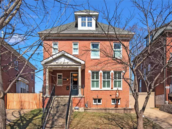3837 Russell BLVD, St Louis, MO 63110