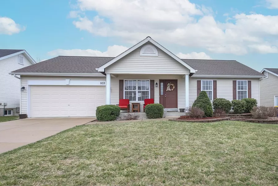 933 Stone Crossing DR, Wentzville, MO 63385