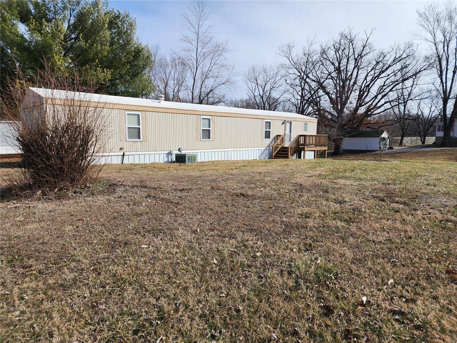 106 Alf ST, Perry, MO 63462