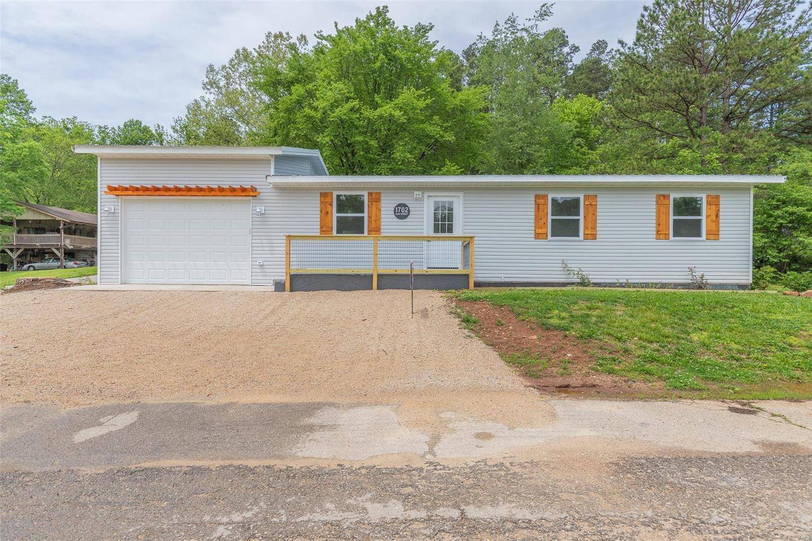 1702 Elm Street, Van Buren, MO 63965