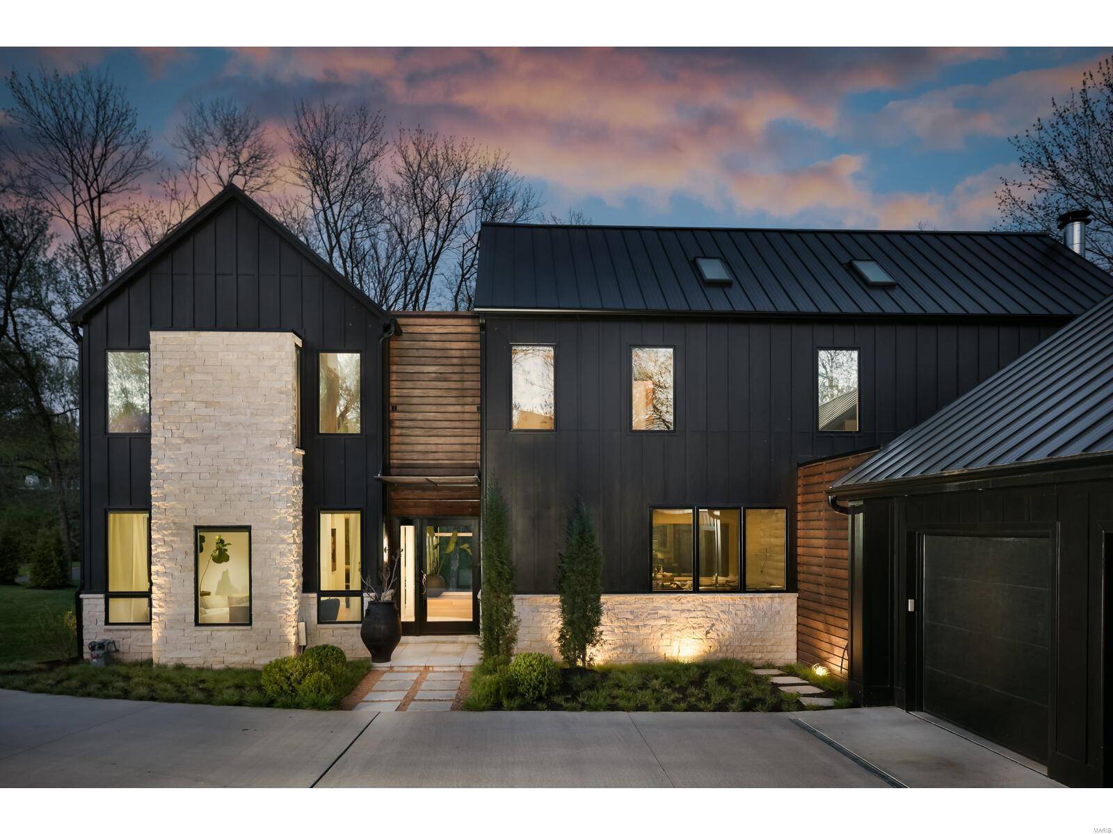 3 Nantucket LN, St Louis, MO 63132