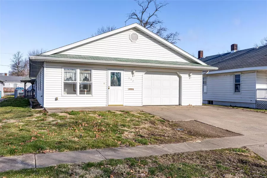 117 W Maple ST, Gillespie, IL 62033