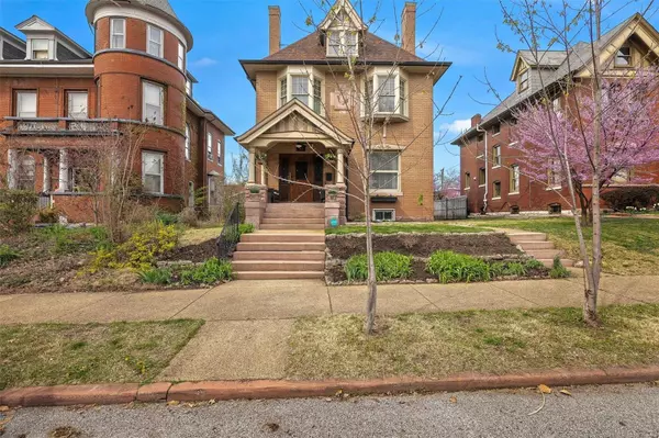 3515 Victor ST, St Louis, MO 63104