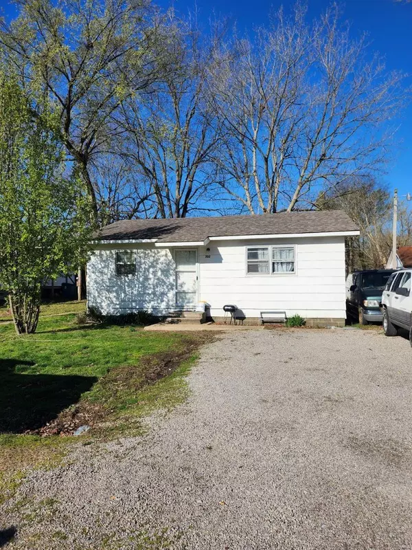 Bloomfield, MO 63825,302 Willow ST