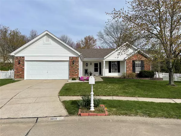 1601 Summerpoint DR, Fenton, MO 63026