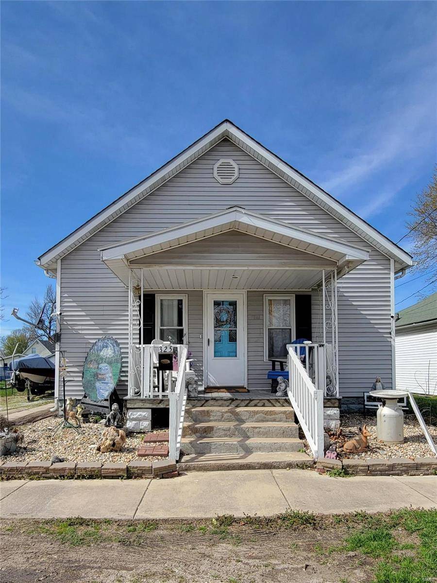 325 E Carpenter ST, Jerseyville, IL 62052