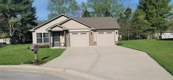 751 Lake Cottage CT, Villa Ridge, MO 63089