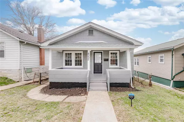 4352 Chippewa, St Louis, MO 63116