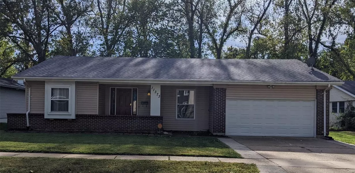 11373 Tobaggon TRL, Florissant, MO 63033