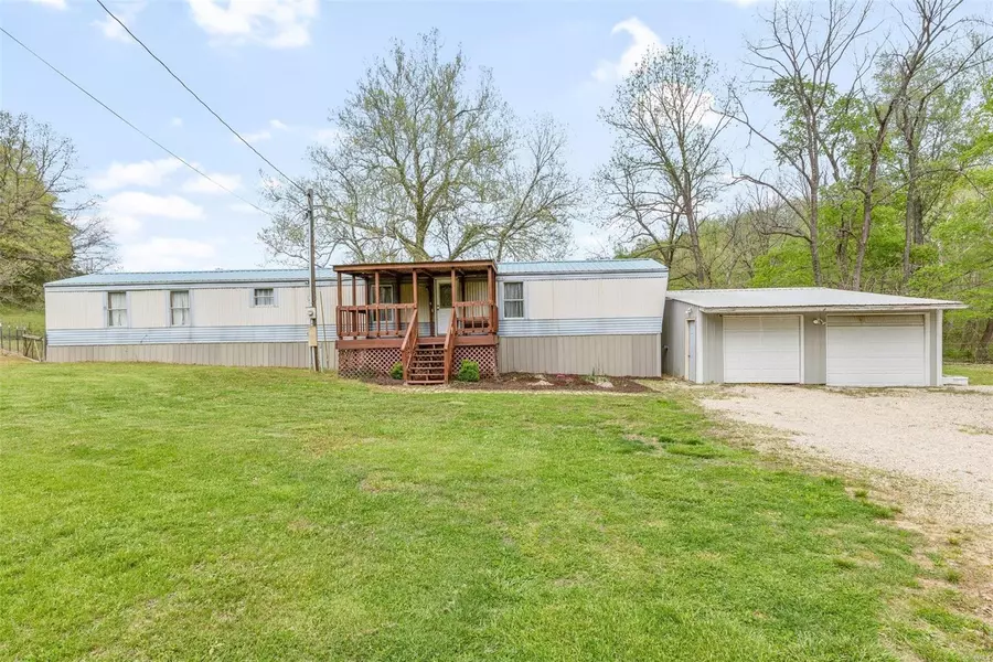 22842 Mill Creek Rd, Ste Genevieve, MO 63670