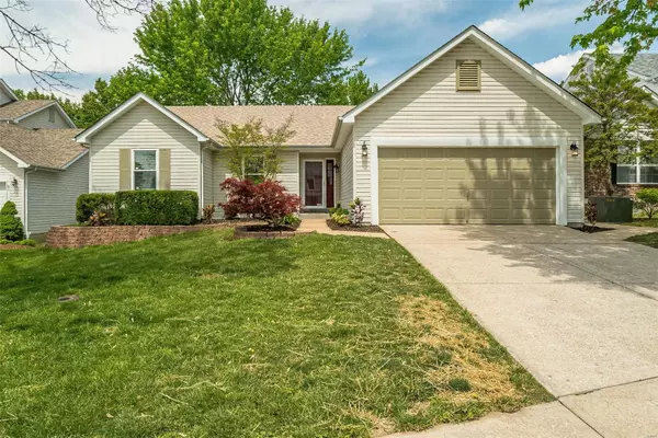 1455 Hawkins Corners DR, Fenton, MO 63026