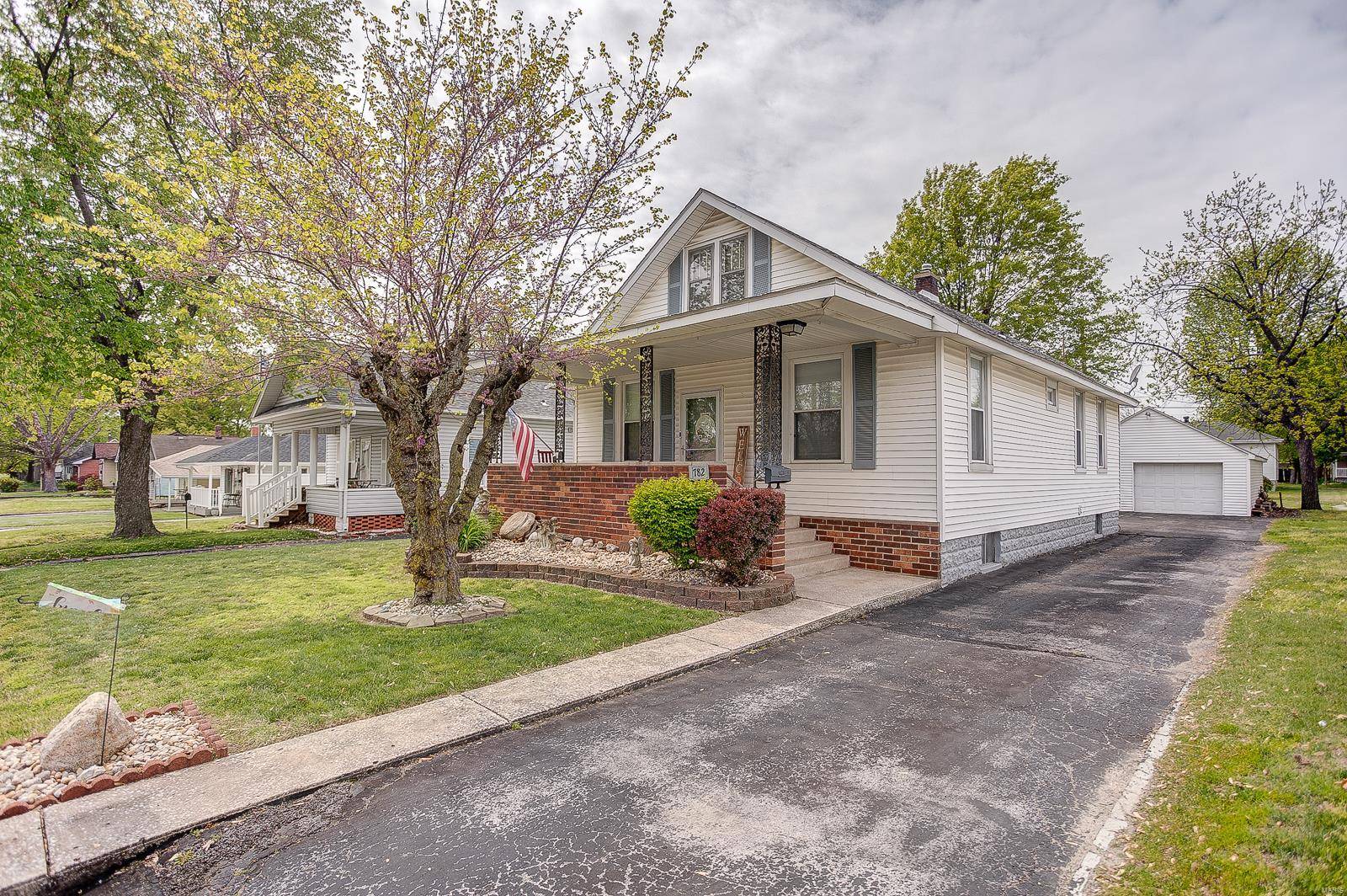 782 Condit ST, Wood River, IL 62095