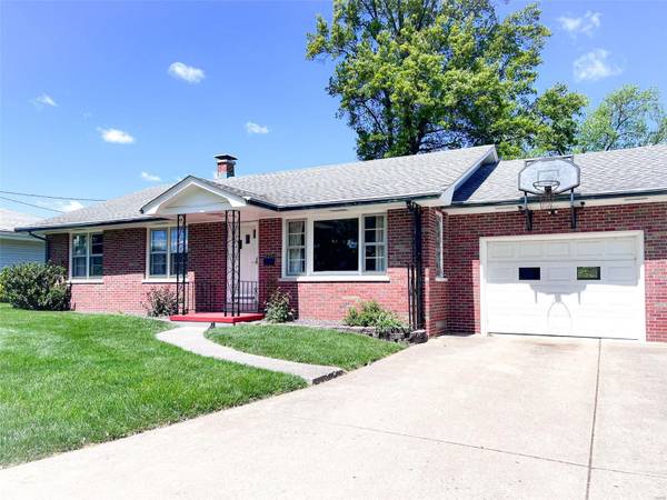 1213 E C ST,  Belleville,  IL 62221