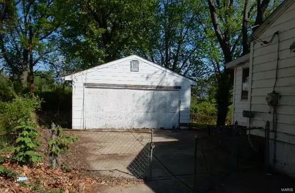 St Louis, MO 63137,10605 Dunkeld CIR