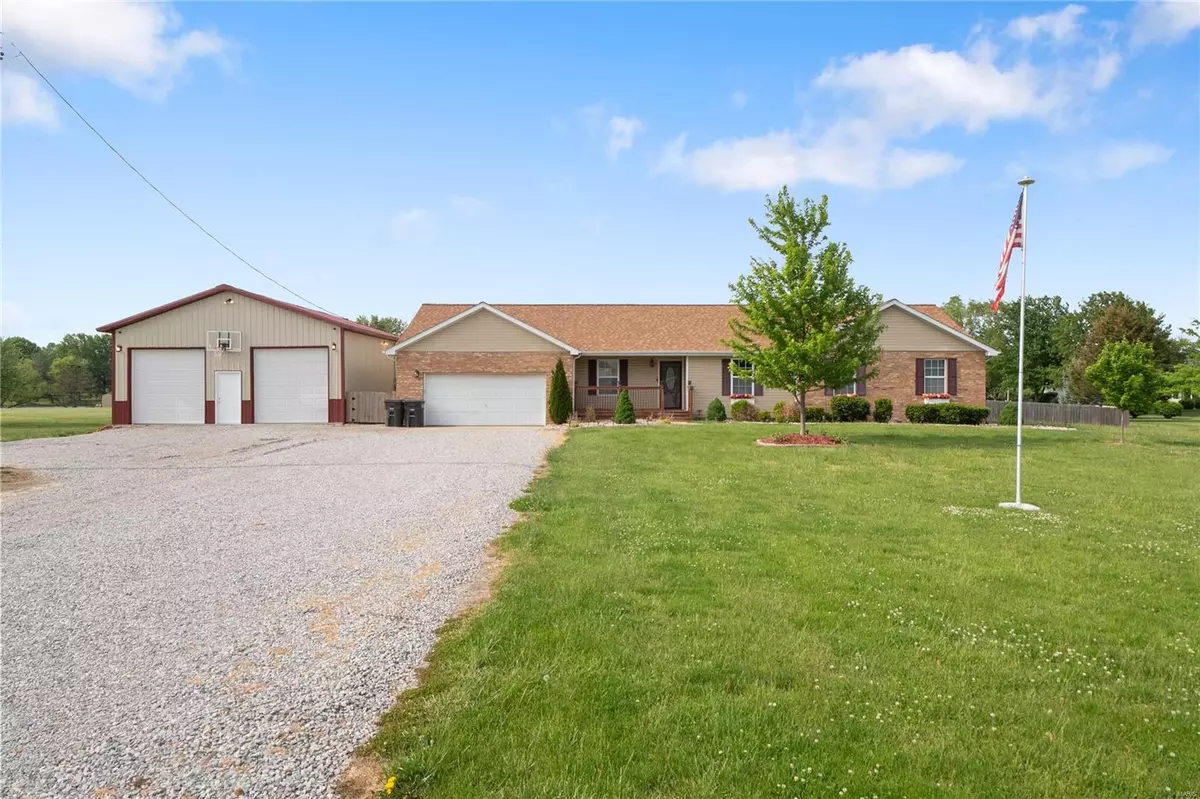 Highland, IL 62249,12913 Andrew DR