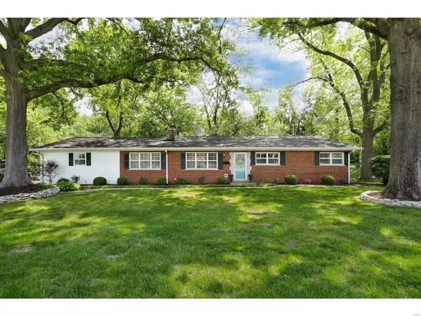 Glendale, MO 63122,1194 N Berry