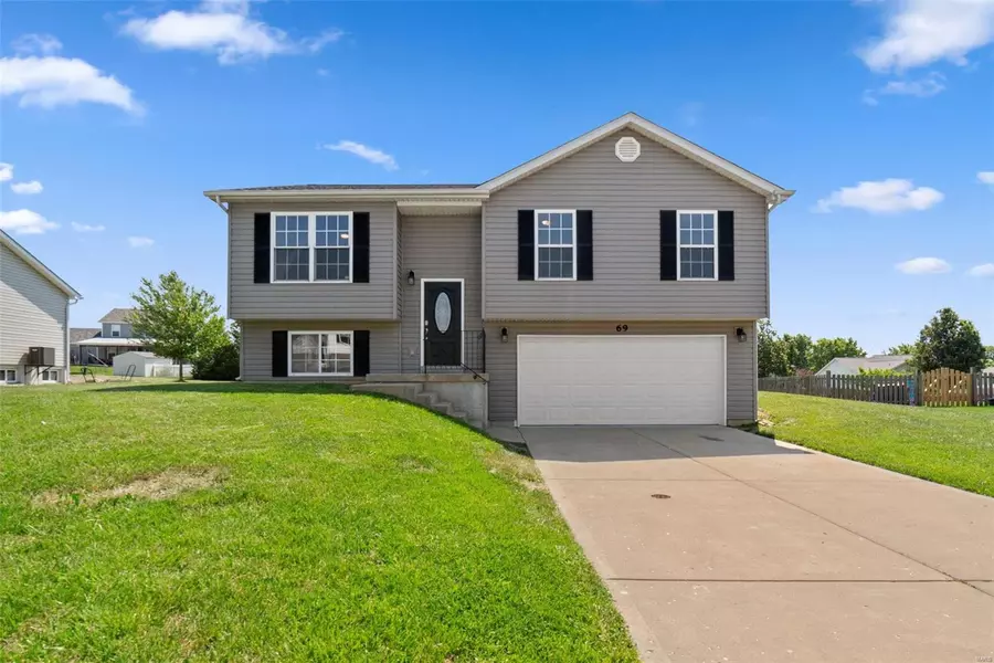 69 Matt Joyce Ct, Warrenton, MO 63383