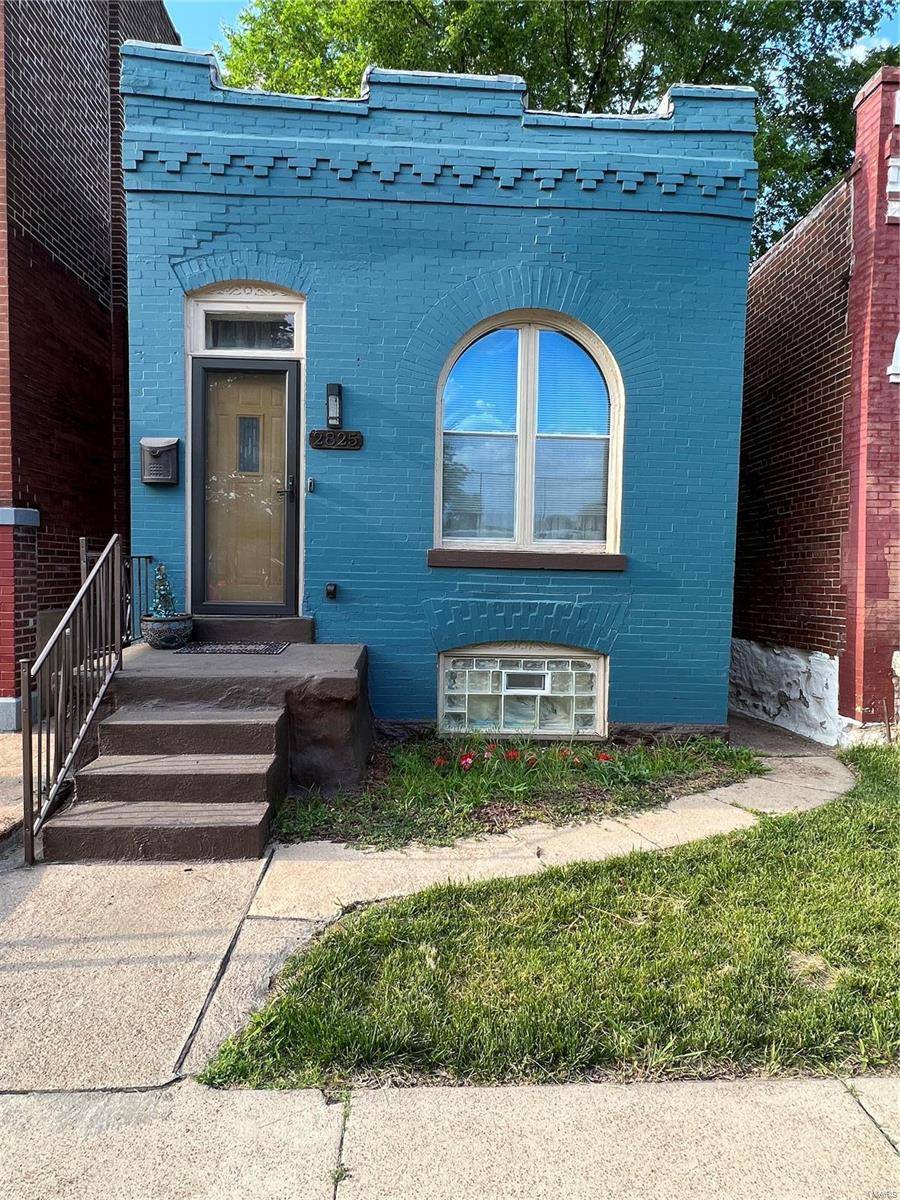 2825 Hickory ST, St Louis, MO 63104