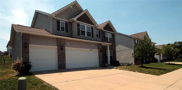 1207 Shorewinds TRL, St Charles, MO 63303