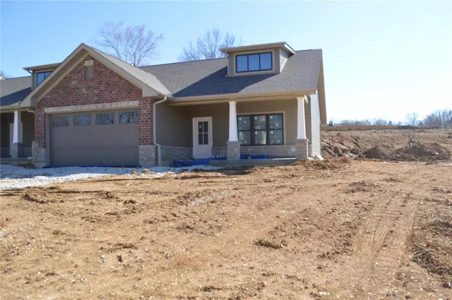 105 Stone Ledge Drive, St Clair, MO 63077