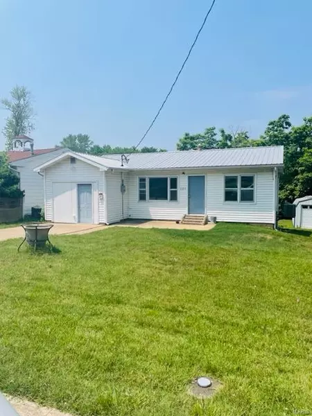 209 E Harrison, Owensville, MO 65066