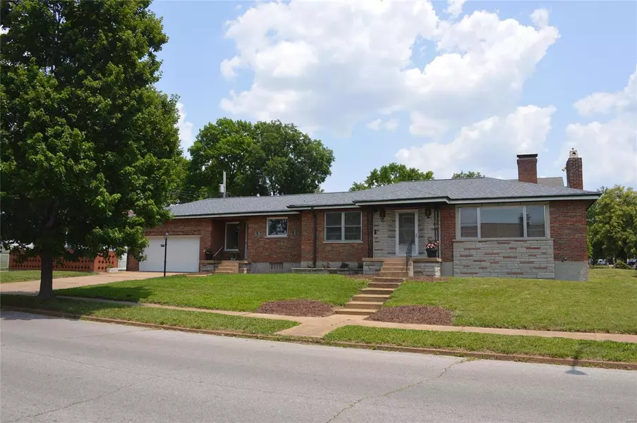 3540 Regal PL, St Louis, MO 63139