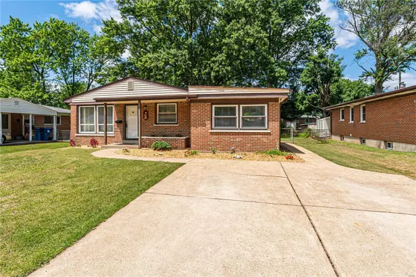 Florissant, MO 63033,105 Saint Benedict LN