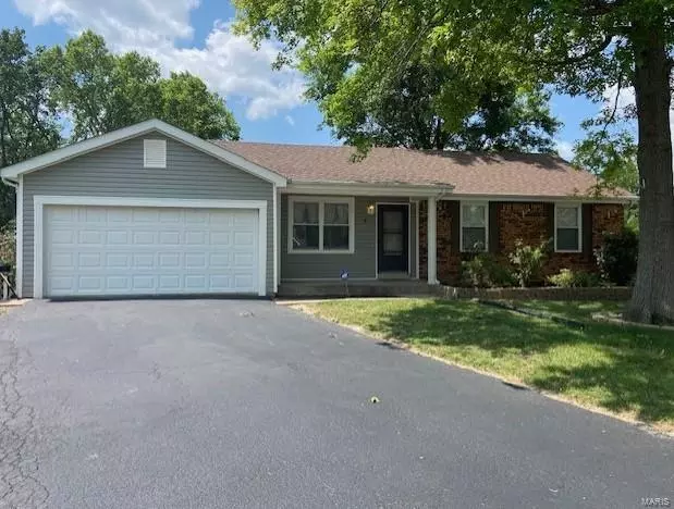 St Peters, MO 63376,5 Banyan CT