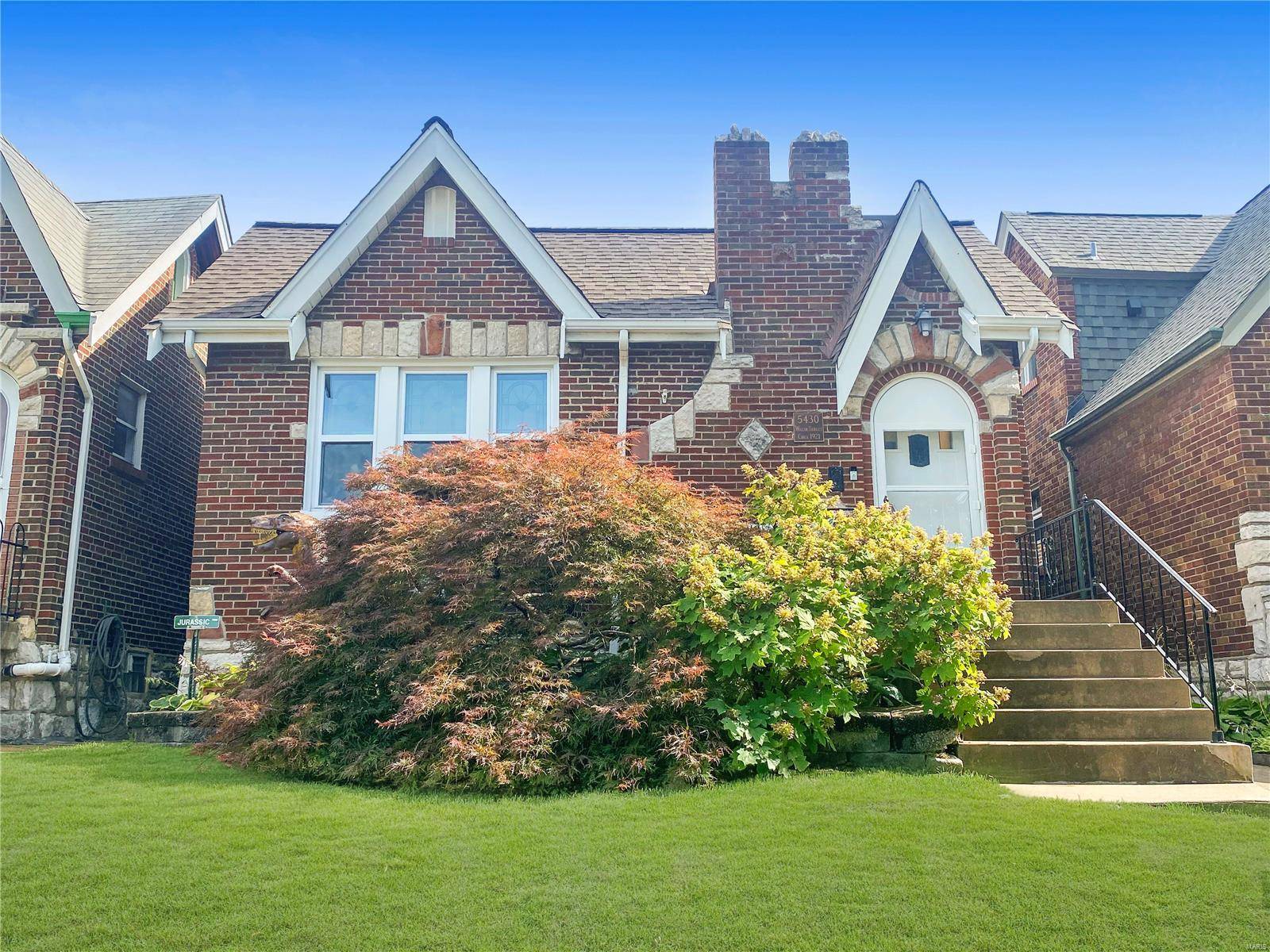 5430 Walsh ST, St Louis, MO 63109