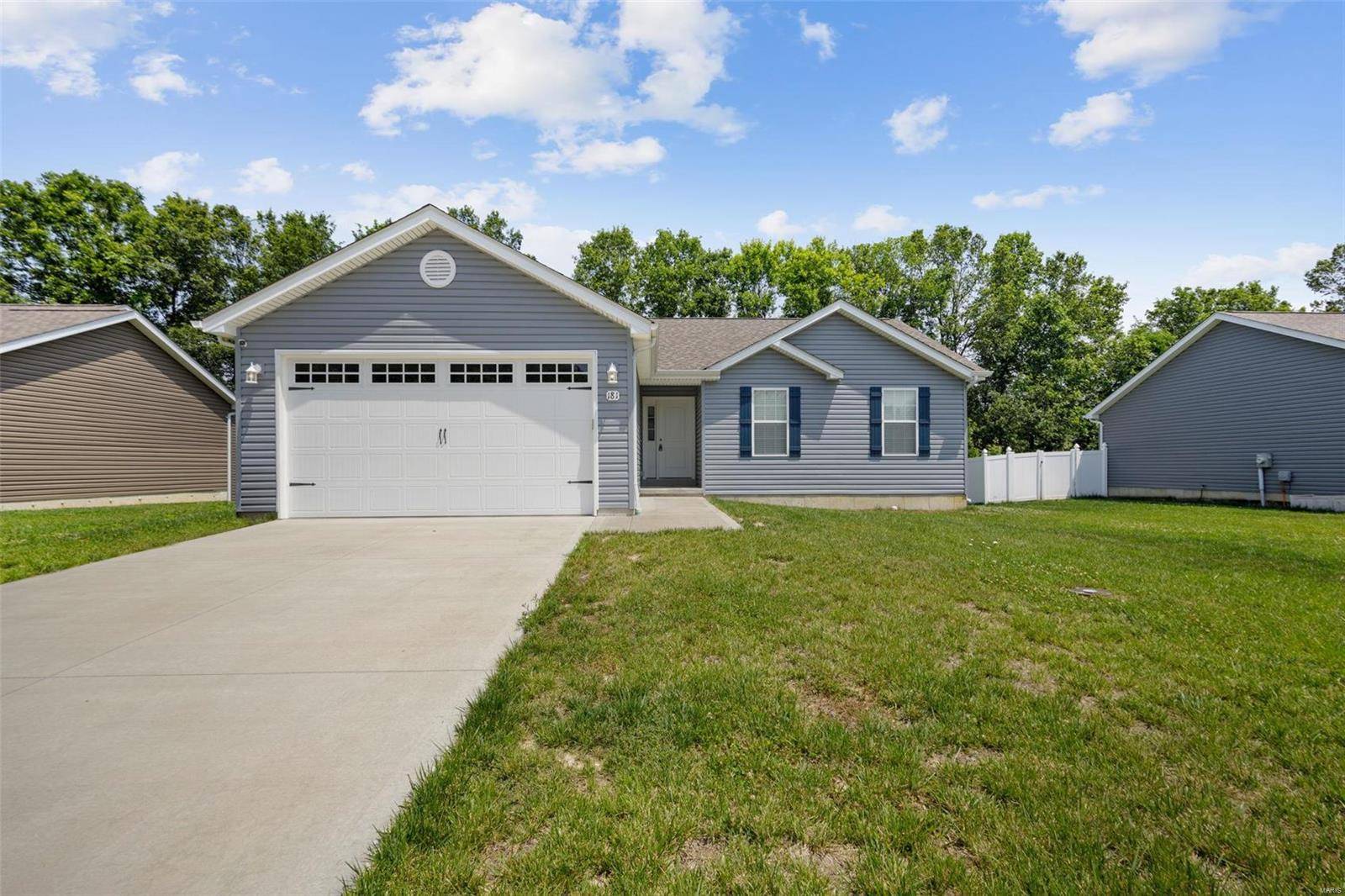 181 Linder LN, Winfield, MO 63389