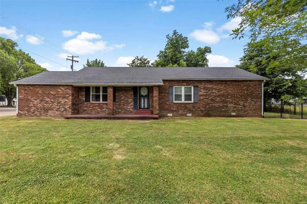 100 West Lewis,  Lilbourn,  MO 63862