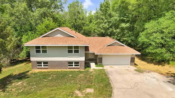 Villa Ridge, MO 63089,355 Somerset DR