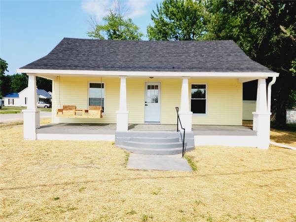 302 S Davis ST,  Monroe City,  MO 63456