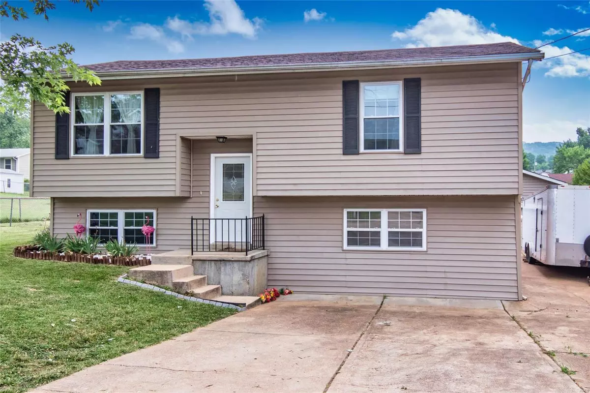 Pacific, MO 63069,2183 Gregory DR