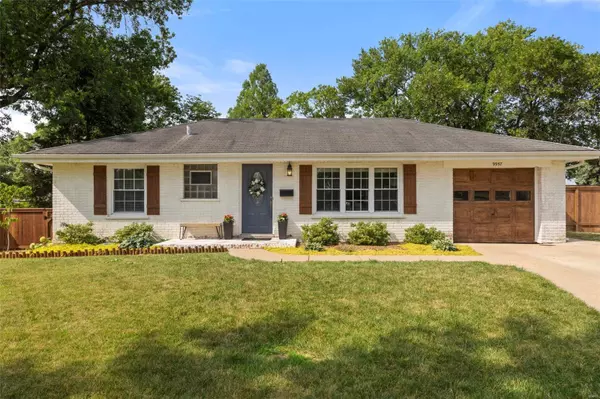 St Louis, MO 63123,9957 Mahogany CT