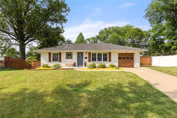 St Louis, MO 63123,9957 Mahogany CT