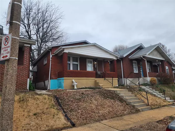 4653 Ray AVE, St Louis, MO 63116