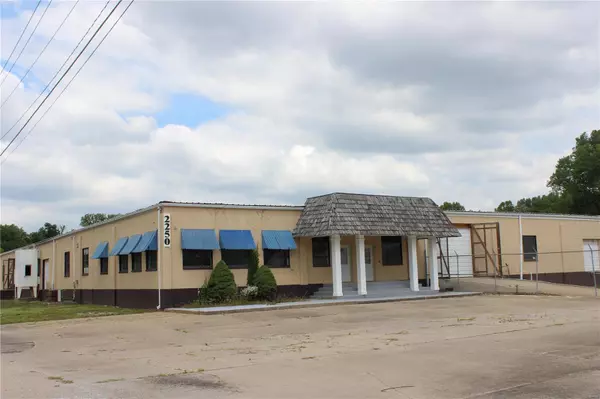 2250 Warren Barrett Drive, Hannibal, MO 63401