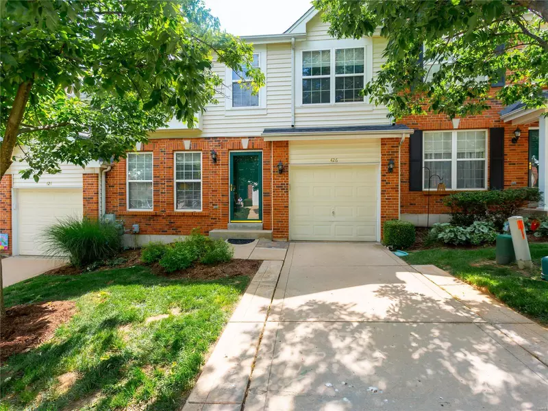 426 Summit Tree CT, Fenton, MO 63026