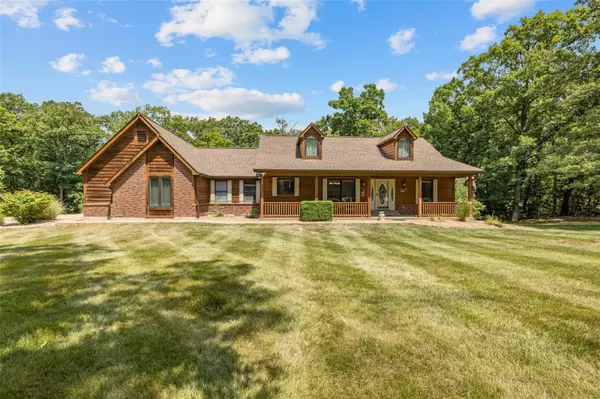 3879 Ridgefield Farms DR, Defiance, MO 63341