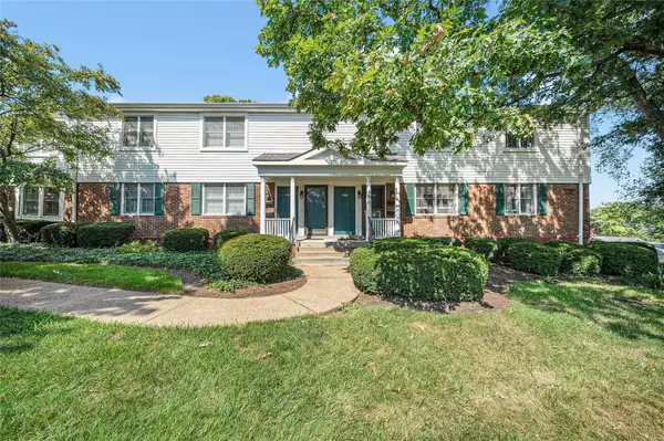 1753 High School DR,  Brentwood,  MO 63144