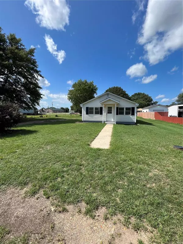 1408 Eleanor St, Kennett, MO 63857