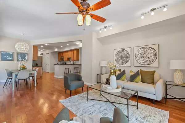 St Louis, MO 63108,4317 Maryland AVE #2W